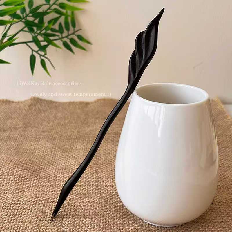 Wooden Hairp Exquisite Carving - Travel Accessories New reseña y precio