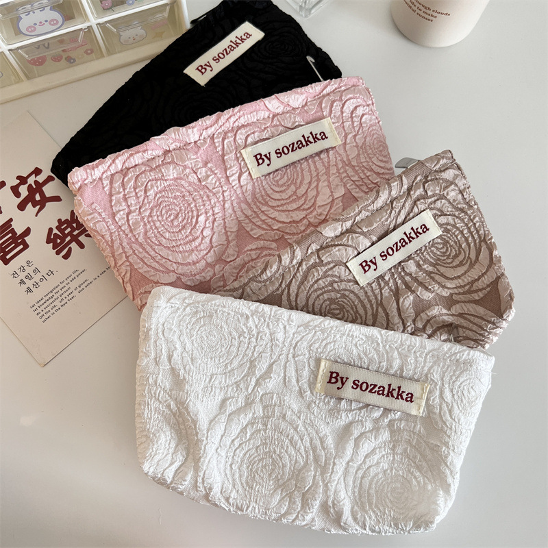 French Embossed Flowers Travel - Travel Accessories Pouch For Women reseña y precio